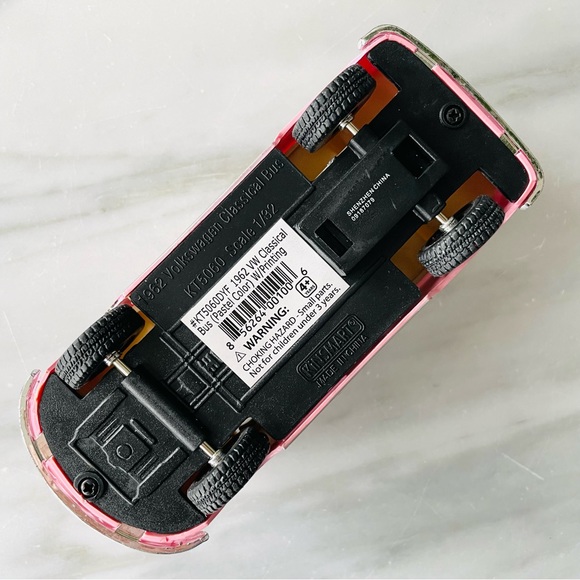 1962 VW Classical Bus Model Car•1/32•NWT•Pink~Cream VW Bus•Rear + Side Door Open - Picture 12 of 13